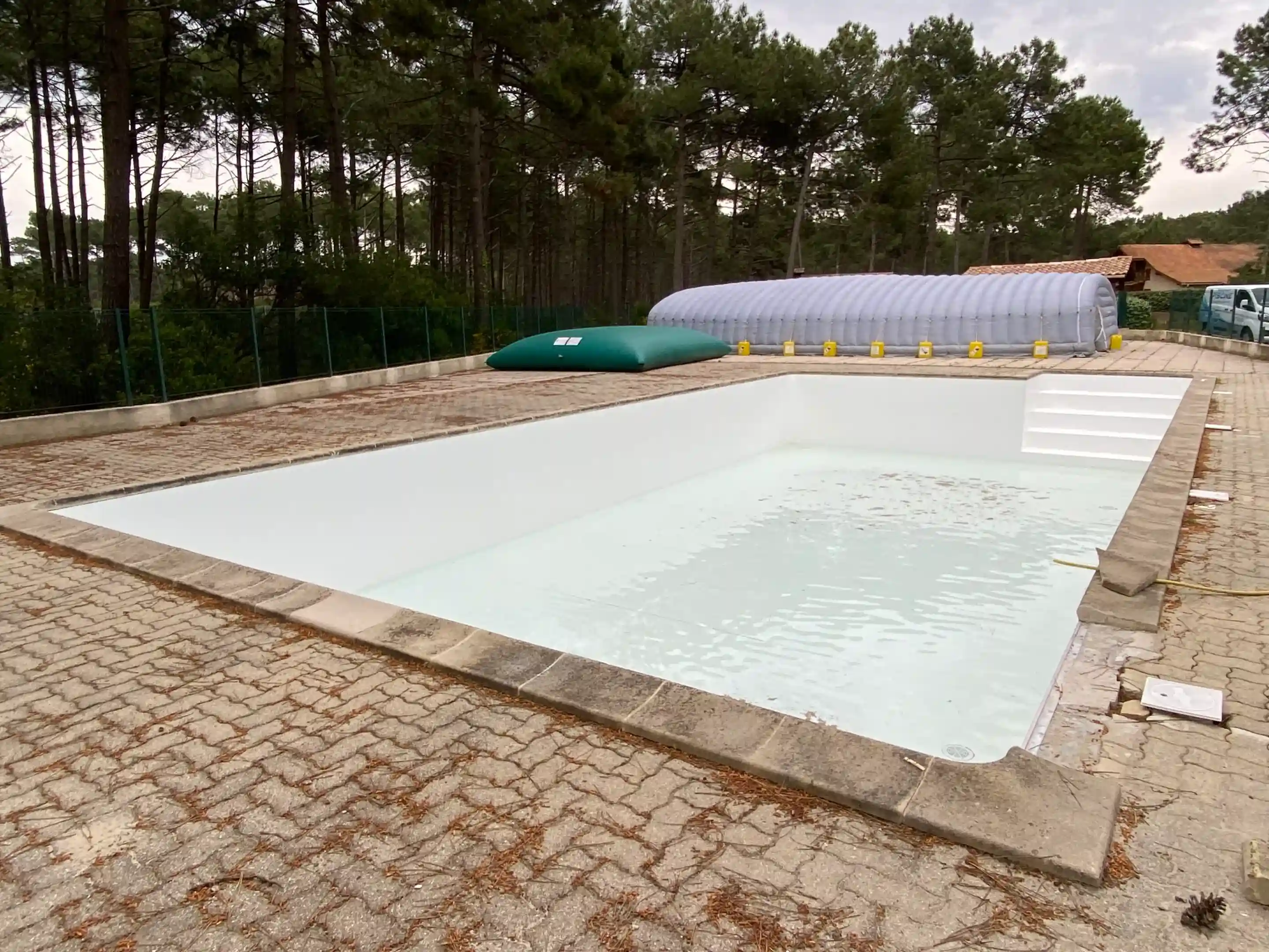 Membrane armée piscine de résidence