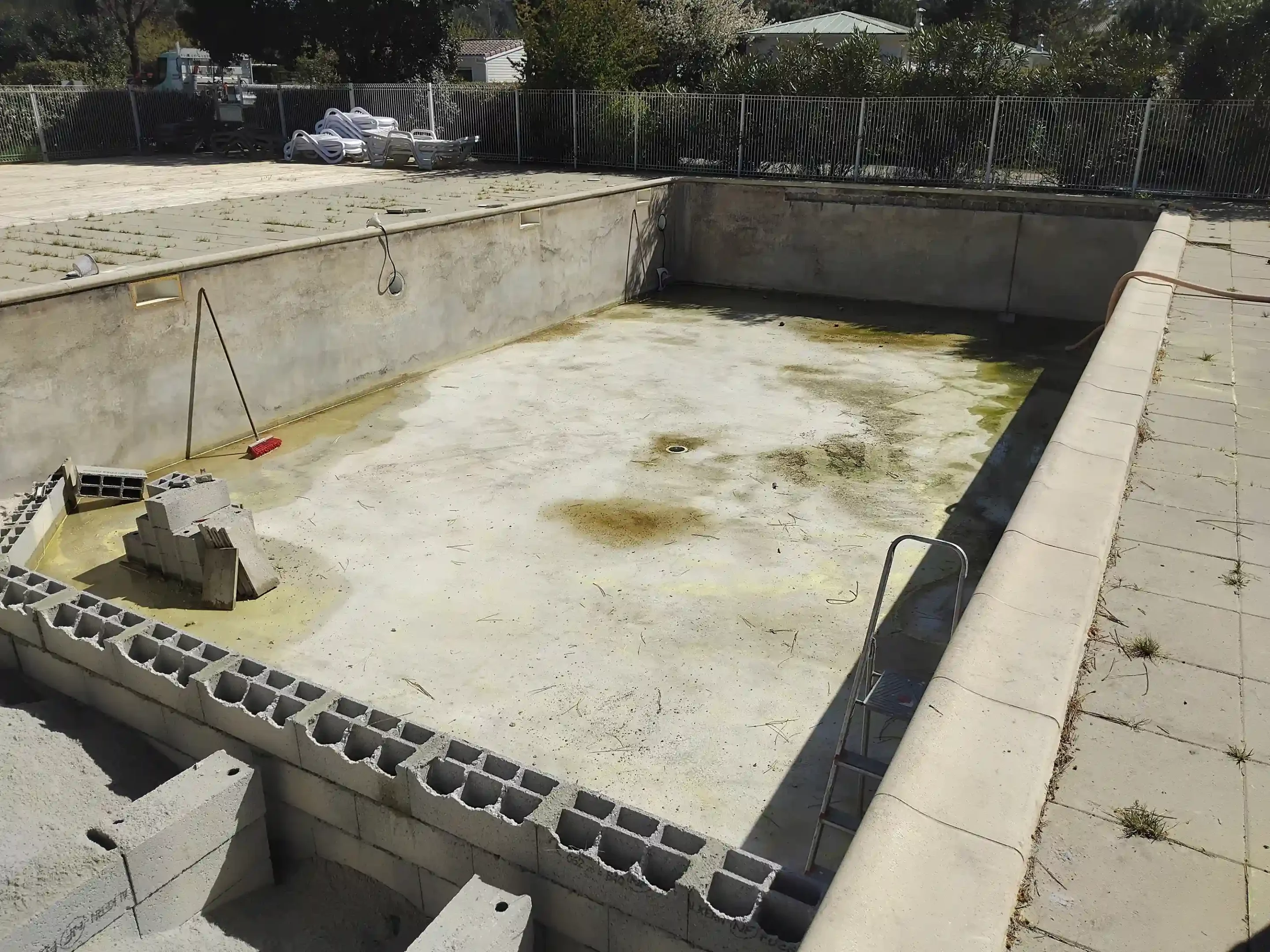 Rénovation piscine du camping à Lacanau