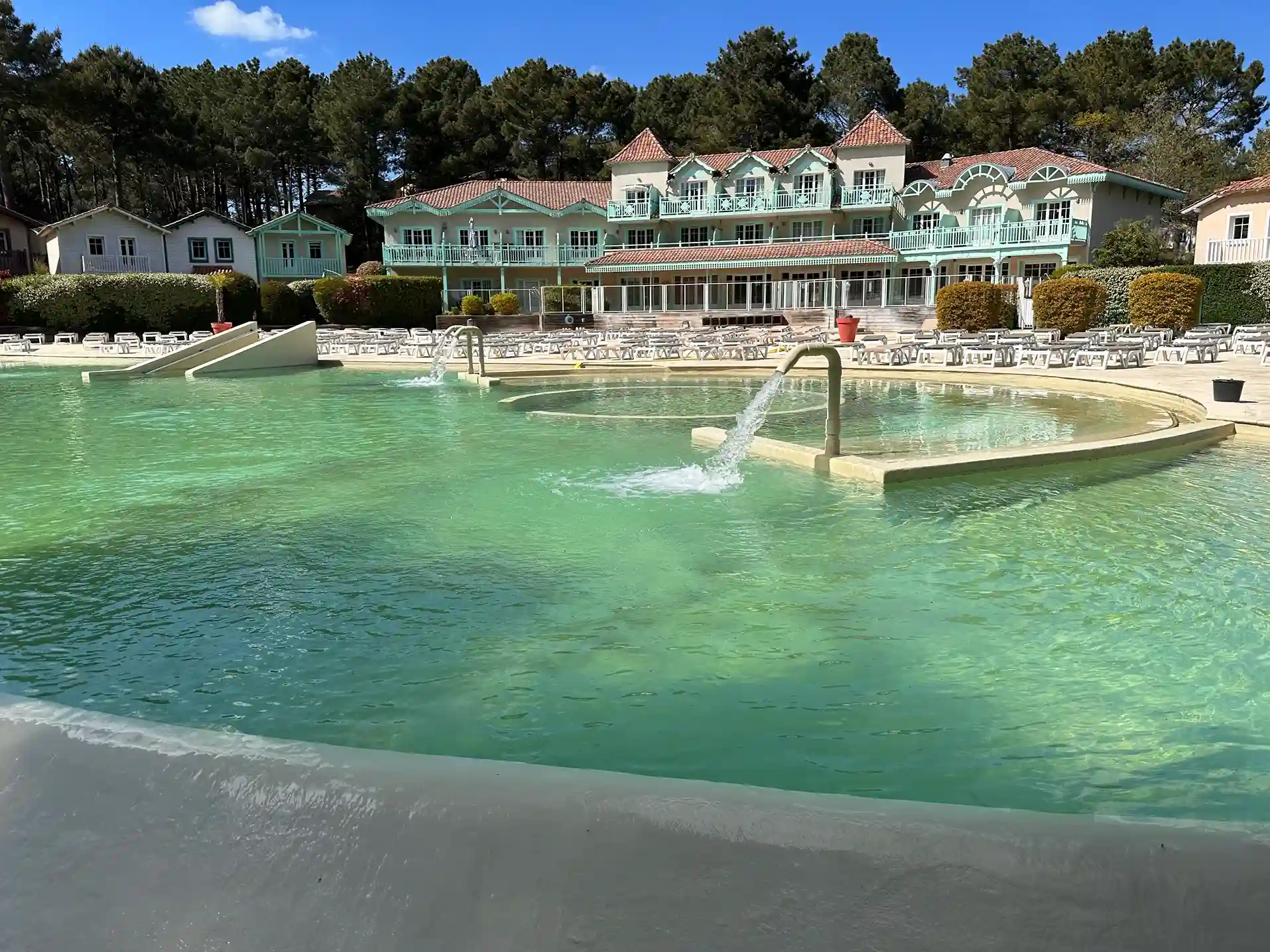 Modernisation d'une piscine de résidence à Lacanau